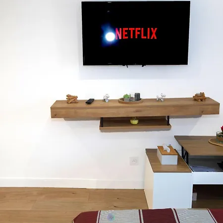 The Silent Lounge, Apartment